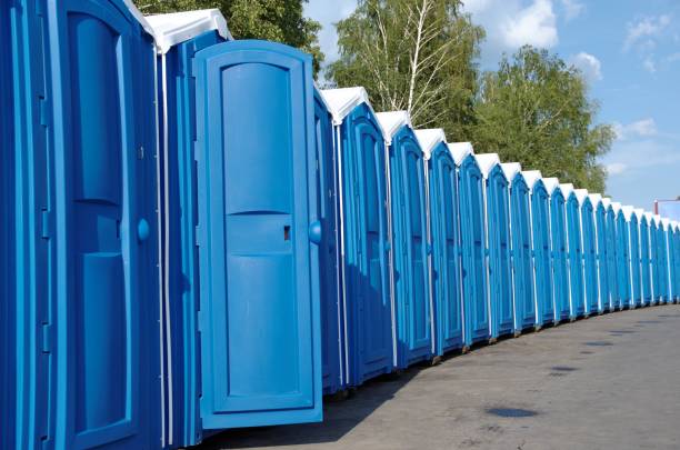Best Portable restroom trailer rental  in Benbrook, TX